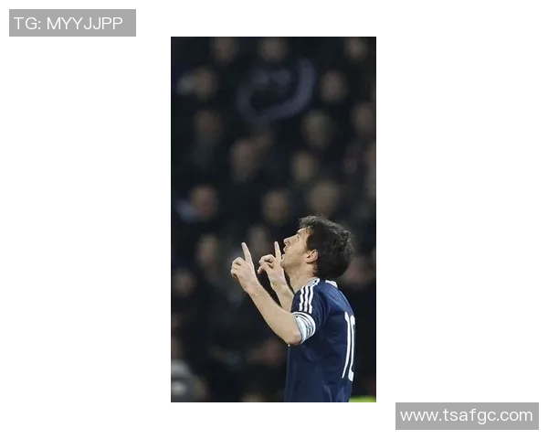 足球明星热议梅西夺冠成就纷纷表达敬意与赞赏之情